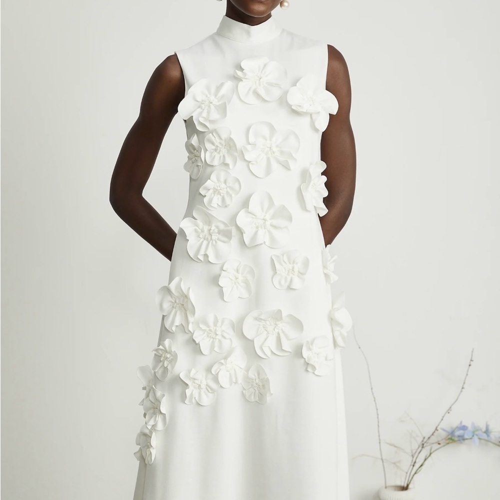 Chic White Floral Embellished Wedding Dress